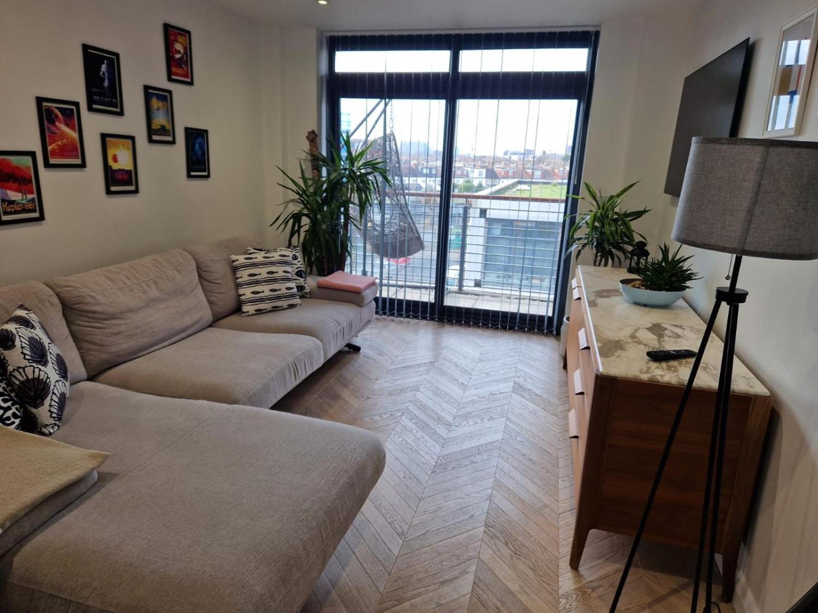 Cosy 1 Bedroom Apartment With Balcony Near Chiswick Лондон Экстерьер фото